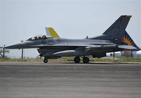 Reino Unido Busca Una Coalición Para Entregar Cazas F 16 A Ucrania Y