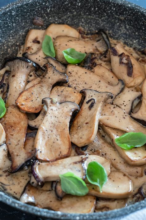 Cremige Kr Uterseitlinge In Der Pfanne Lieberbacken