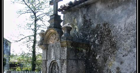 GALICIA PUEBLO A PUEBLO CRUCEIRO Y PETO DE ÁNIMAS DE CASTRIZ SANTA COMBA