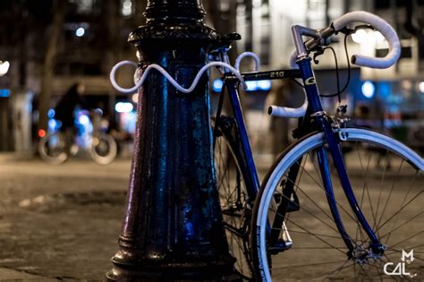 Lumières de la nuit parisienne vélo Mon chat aime la photo