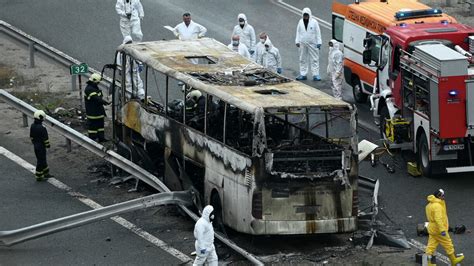 Këshilli Bashkiak i Tiranës mban një minutë heshtje për 46 viktimat e