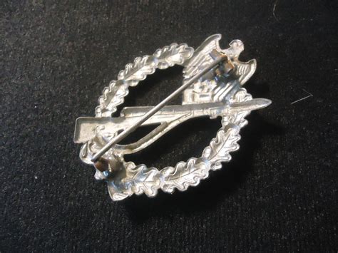 INFANTRY ASSAULT BADGE SILVER-STAMPED | SJS Militaria