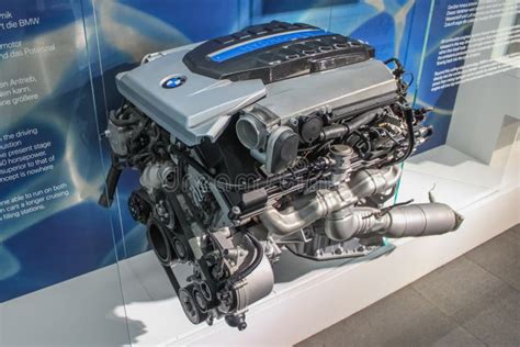 Bmw Hydrogen Engine In The Exhibition Hall Of The Bmw Museum The