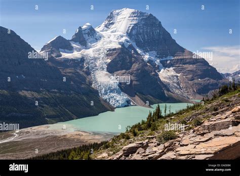 Mount Robson and Berg Lake, Mount Robson Provincial Park, British ...