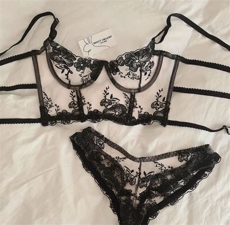 Women Sexy Fashion Lingerie Set With White Lace Straps Lingerie Corset Lace Underwire Racy