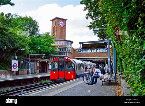 Park Royal Tube Station London Hi Res Stock Photography And Images Alamy