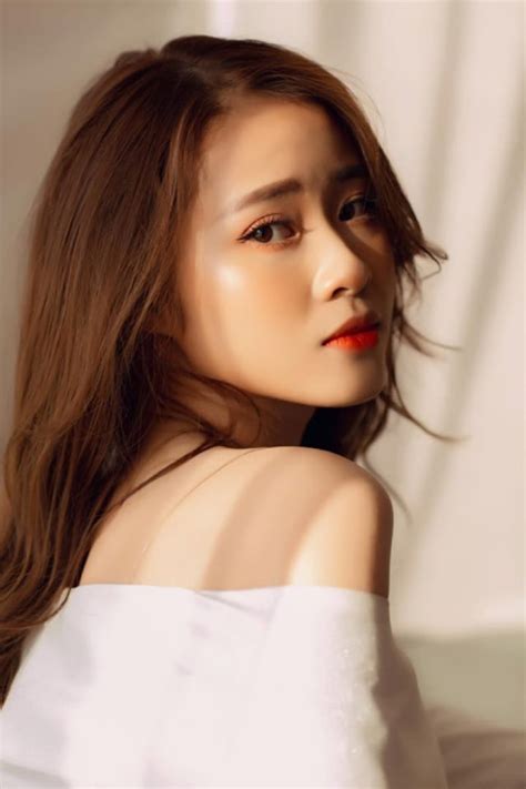 Hot girl Đại học Vinh gieo thương nhớ với nhan sắc khả ái