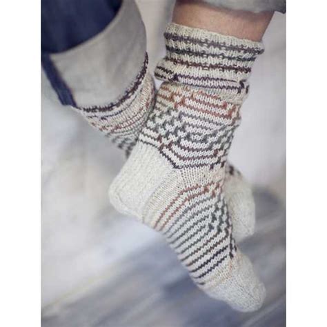 Stylish And Cozy Knit Socks Pattern For Men