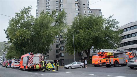 Mann stirbt bei Brand in Kölner Hochhaus