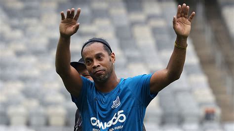 Ronaldinho Anuncia Su Retiro Definitivo Del F Tbol Emol