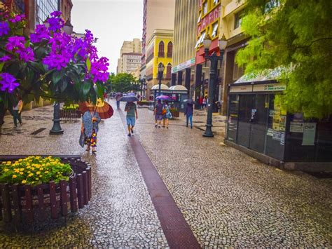 Rua Das Flores Em Curitiba Vale A Pena Veja Os Pr S E Contras