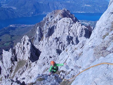 Grigna Meridionale O Grignetta Cresta Segantini Alpinismo