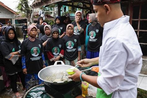 Ngabuburit Ceria Kowarteg Gelar Pelatihan Masak Khas Warteg