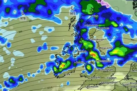 Weather Maps Reveal 750 Mile Wall Of Rain To Hit UK Just Days Before