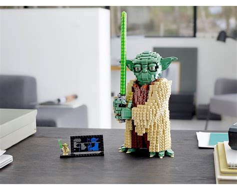 Lego Set 75255 1 Yoda 2019 Star Wars Rebrickable Build With Lego