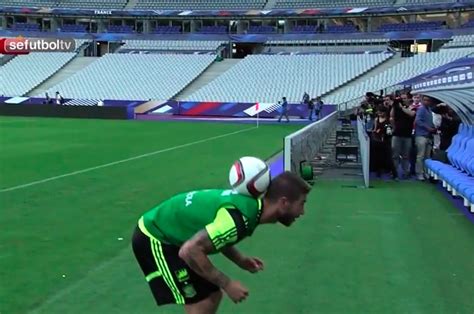 Video Sergio Ramos Demuestra Toda Su Habilidad Con Un Bal N