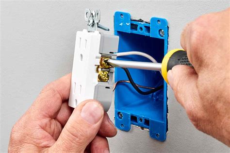 How To Replace Outlet Receptacle