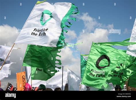 Demonstration People Flags Hi Res Stock Photography And Images Alamy