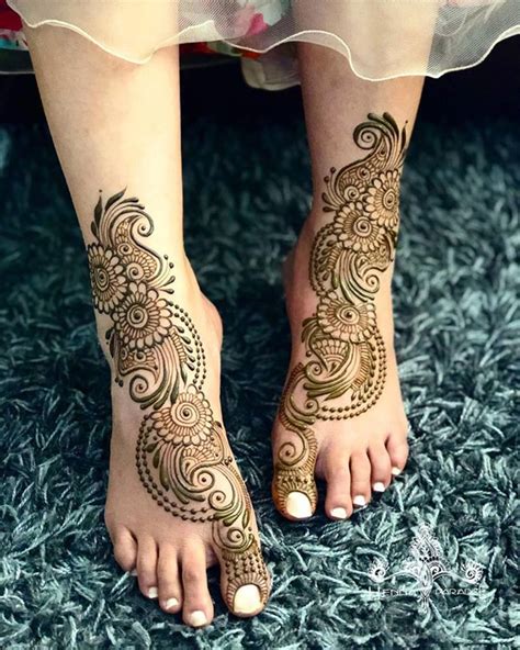 Tasmim Blog Simple Mein Pair Ka Mehndi Design