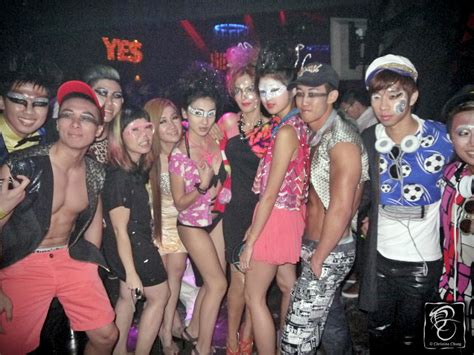 I Met Hk S Naked Chef Flora Cheung At La Soir E Blanche Huney Z World