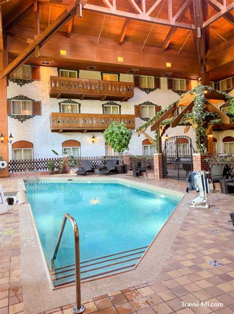 Best Hotels in Frankenmuth Michigan: Waterparks, Pools, Pet Friendly