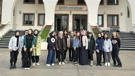 Ataşehir Kız Anadolu İmam Hatip Lisesi ne ziyaret 23 Nisan Zehra