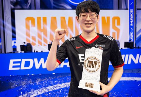 LoL MVP Do Worlds 2021 Foi Processado Por Sua Ex Equipe Game Arena