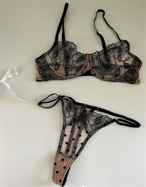 Embroidery Mesh Lingerie Ultra Thin Large Breast Underwear Sexy Lace Adjustment Bra Set