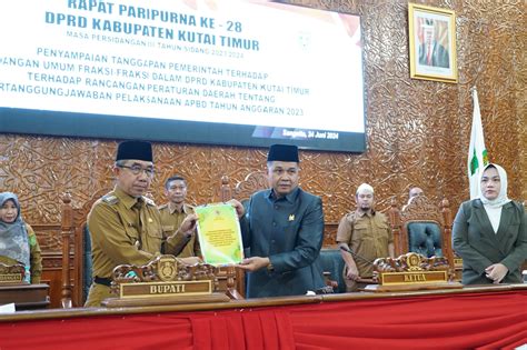 Ketua Dprd Kutim Pimpinan Paripurna Ke Pemkab Tanggapi Pu Fraksi