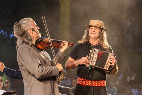 Concerto Gratuito Re Ne Hique Gomez Renato Borghetti E Orquestra Da