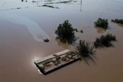 Banjir Bandang Terjang Yunani Orang Tewas Dan Ribuan Warga