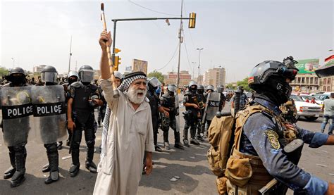 In Pictures Iraq Engulfed In Protests Middle East Eye