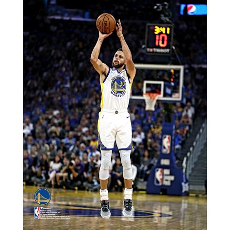 Stephen Curry Golden State Warriors Unsigned 3 Point Shot Photograph