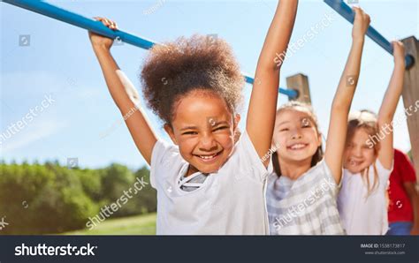 4,433 Kids on jungle gym Images, Stock Photos & Vectors | Shutterstock