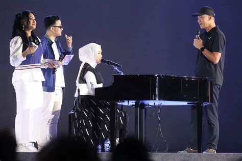 Hadiri Konser Musik Di Solo Ganjar Pranowo Diajak Nyanyi Bareng Putri