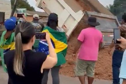 MidiaNews Bolsonaristas Fecham Rodovias E Queimam Carro Durante Protesto