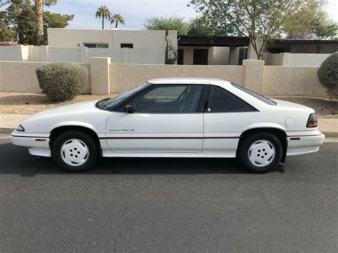 1988 Pontiac Grand Prix Coupe White FWD Automatic SE Classic Pontiac