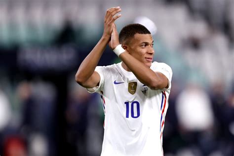 Liga Francuska Rekordzista Mbappe W Glorii Chwa Y Odchodzi Z Psg