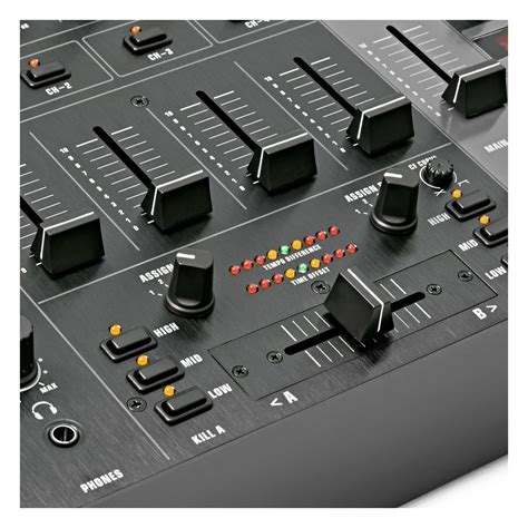 Behringer DJX750 DJ Pro Mixer Nearly New At Gear4music