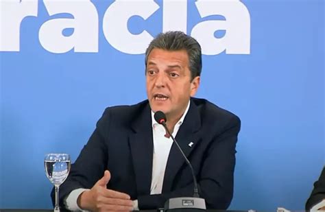 Massa confirmó que tiene tres ofertas para trabajar en el sector