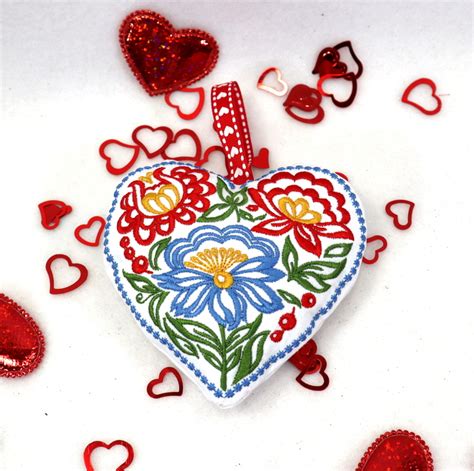 Folkloric Hearts Omas Place Machine Embroidery Designs