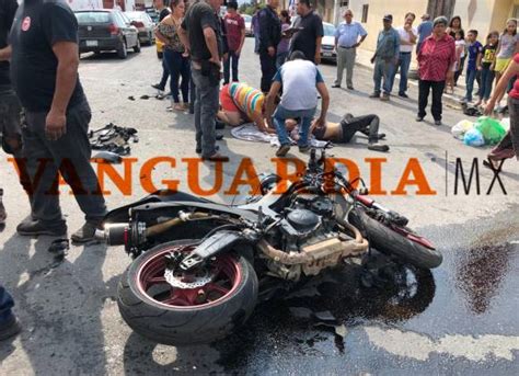 Motociclista Queda Grave Tras Accidente En Zona Centro Camioneta Le