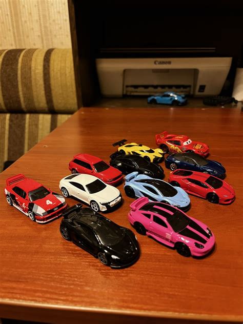 Hot Wheels cybertruck GTR 200 грн Колекціонування Київ на Olx