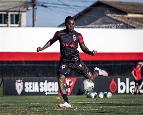 Novo Refor O Do Atl Tico Go Joel Campbell Deve Ser Regularizado Para O