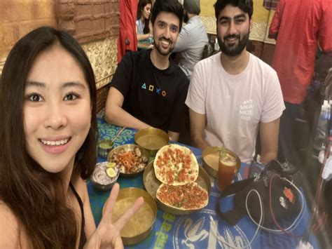 South Korean YouTuber lunch with men who saved her in mumbai बचन