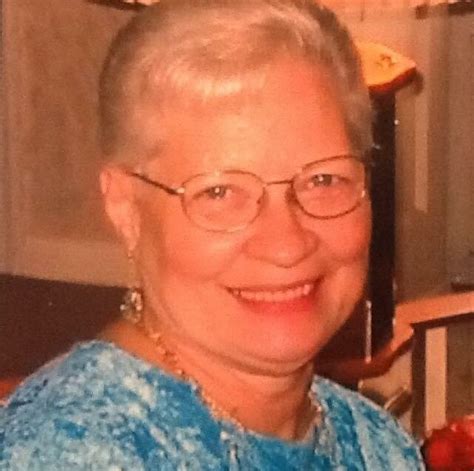 Obituary Of Yvonne S Cooley Moore Snear Funeral Home Serving C