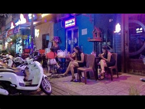 Cambodian Nightlife Phnom Penh Street Scene Youtube