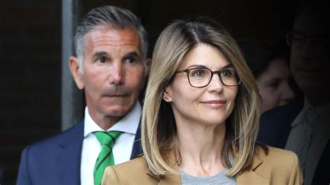 Lori Loughlin Pleads Not Guilty In College Admissions Scam