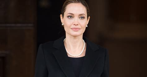 Angelina Jolie reveals she had double mastectomy