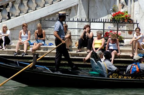 Italy-Gondola near Rialto Bridge in Venice Italy 1669